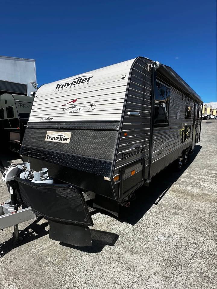 2013 Traveller Prodigy Rear Club 23'6"